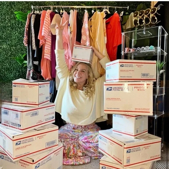 Jackpot! Selling Sin City is Live! 🎲 - Picture 5 of 15